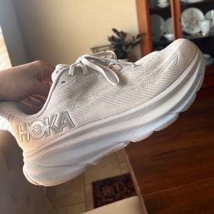 Hoka Clifton 9